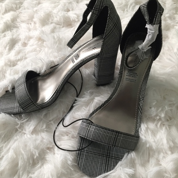 Worthington - Black & White Block Heel Sandal - Picture 4 of 8